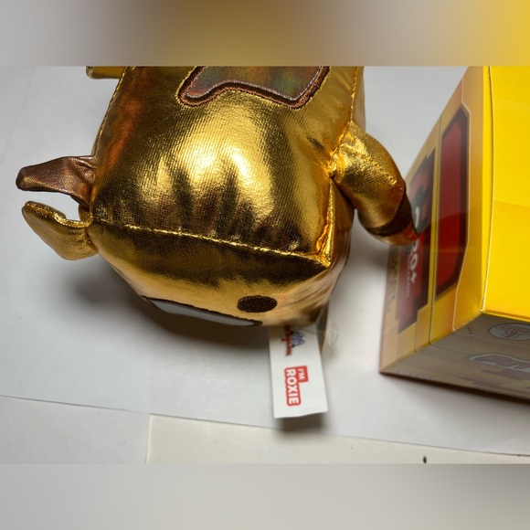 Pet Simulator X Metallic Gold Cow with an Unused Epic DLC Code *Brand New* - Picture 4 of 4